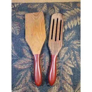 Mad Kitchen Acacia and Red Spurtles- Set of 2